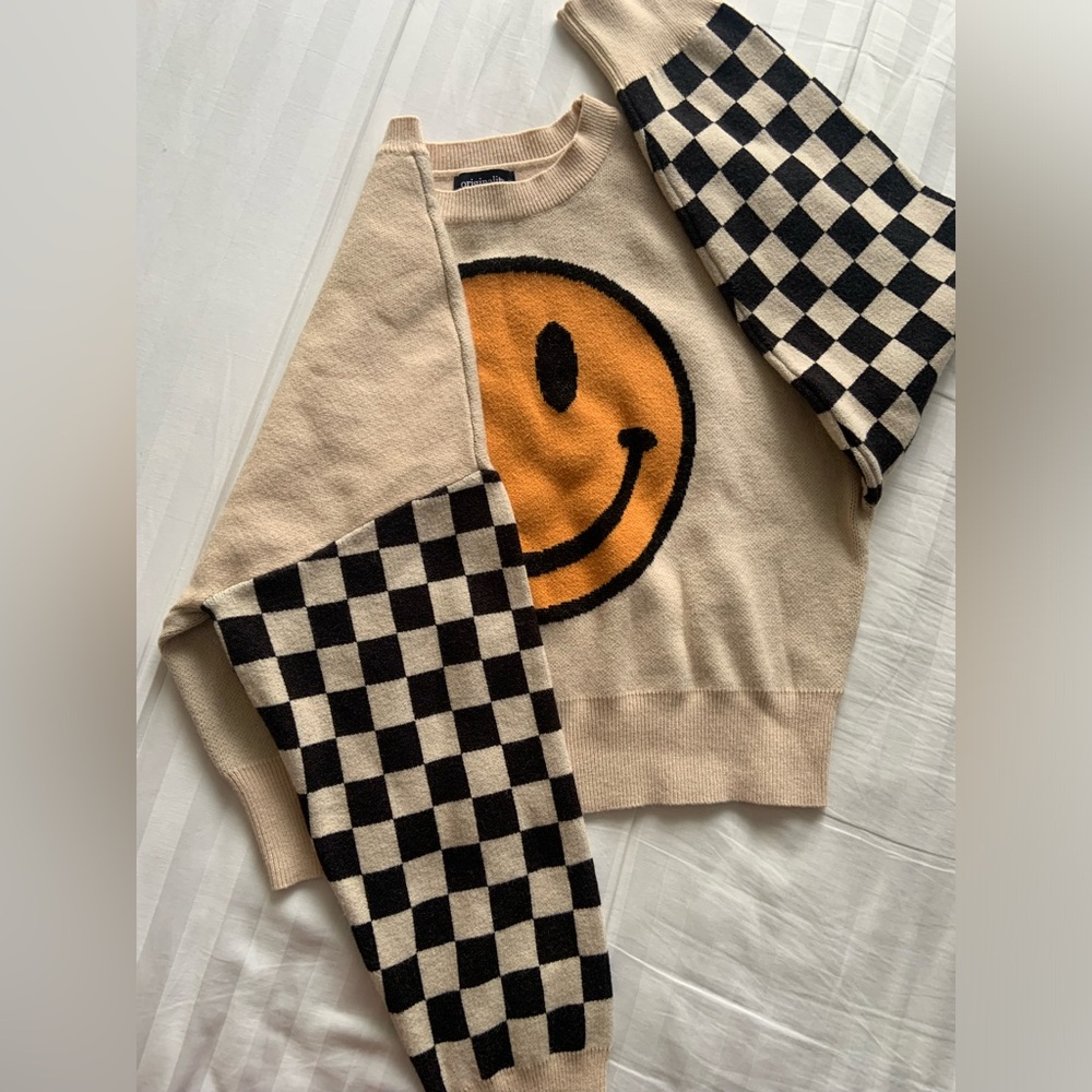 Dry goods XS SMILE short length sweater. SUPER CUTE!